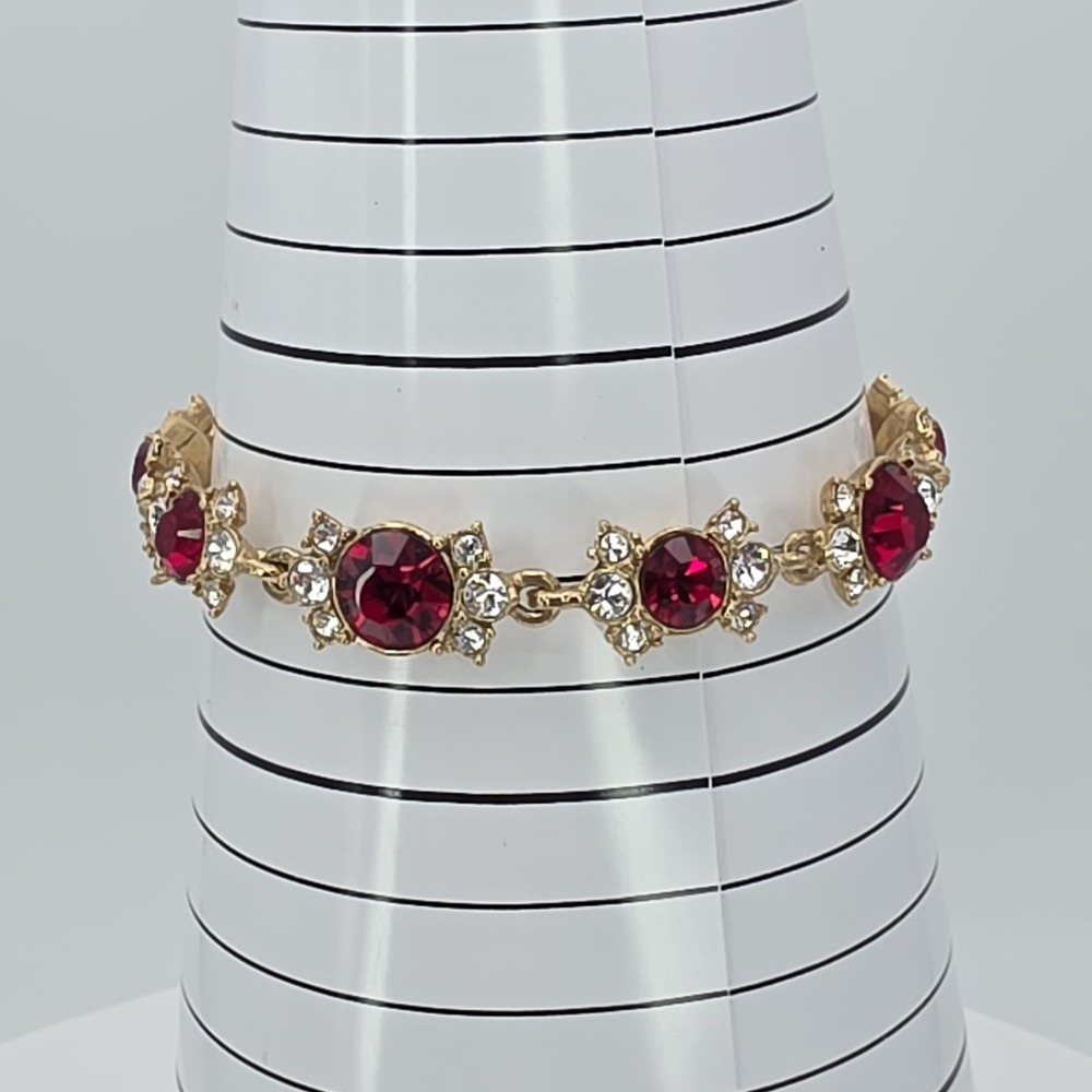 New!‎ GIVENCHY SWAROVSKI Bracelet Red & Clear Crystals Gold Plate 6.5" Signed - Picture 9 of 16